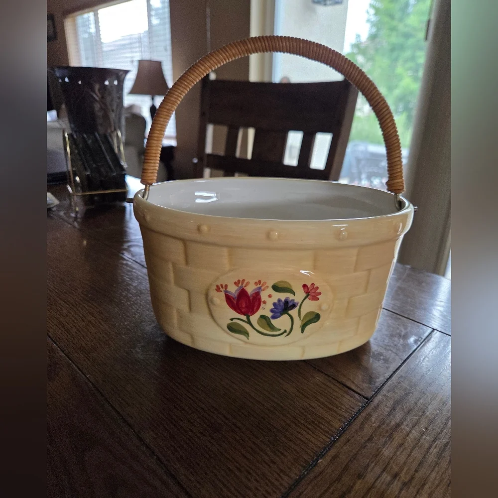Pfatzgraff 2007 Napoli Oval Basket With Wicker Handle